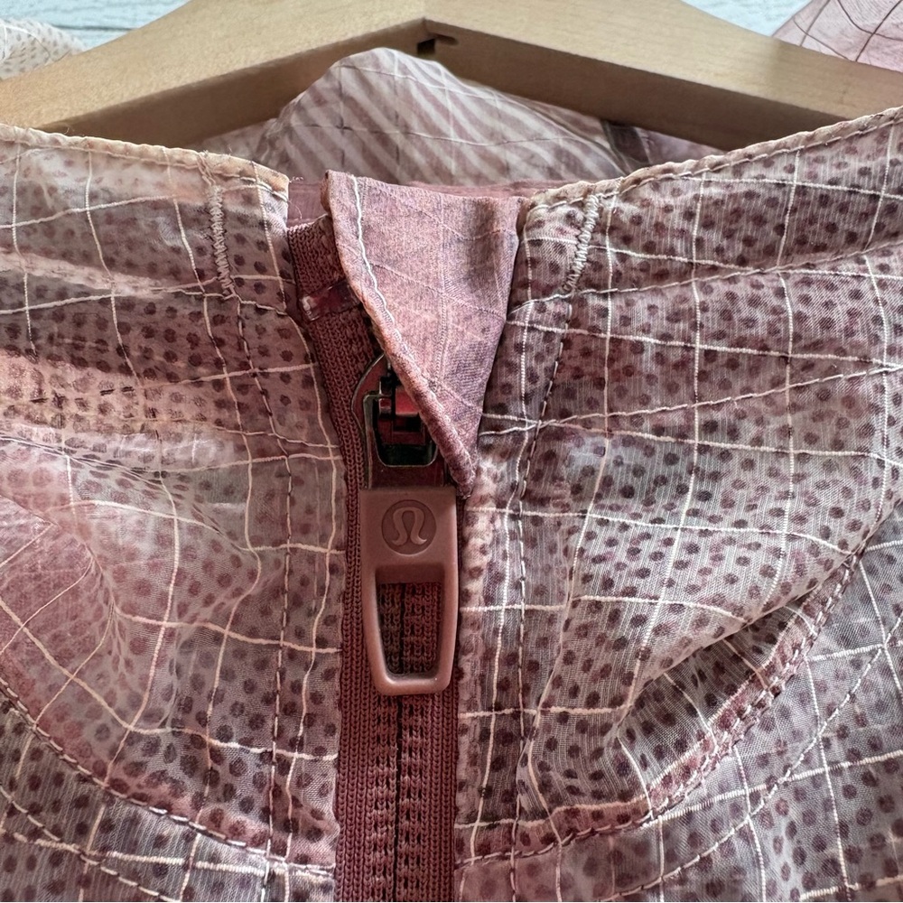 RARE Lululemon Team Canada Paris 2024 COC Translucent Hooded Jacket, Size M - Picture 10 of 16